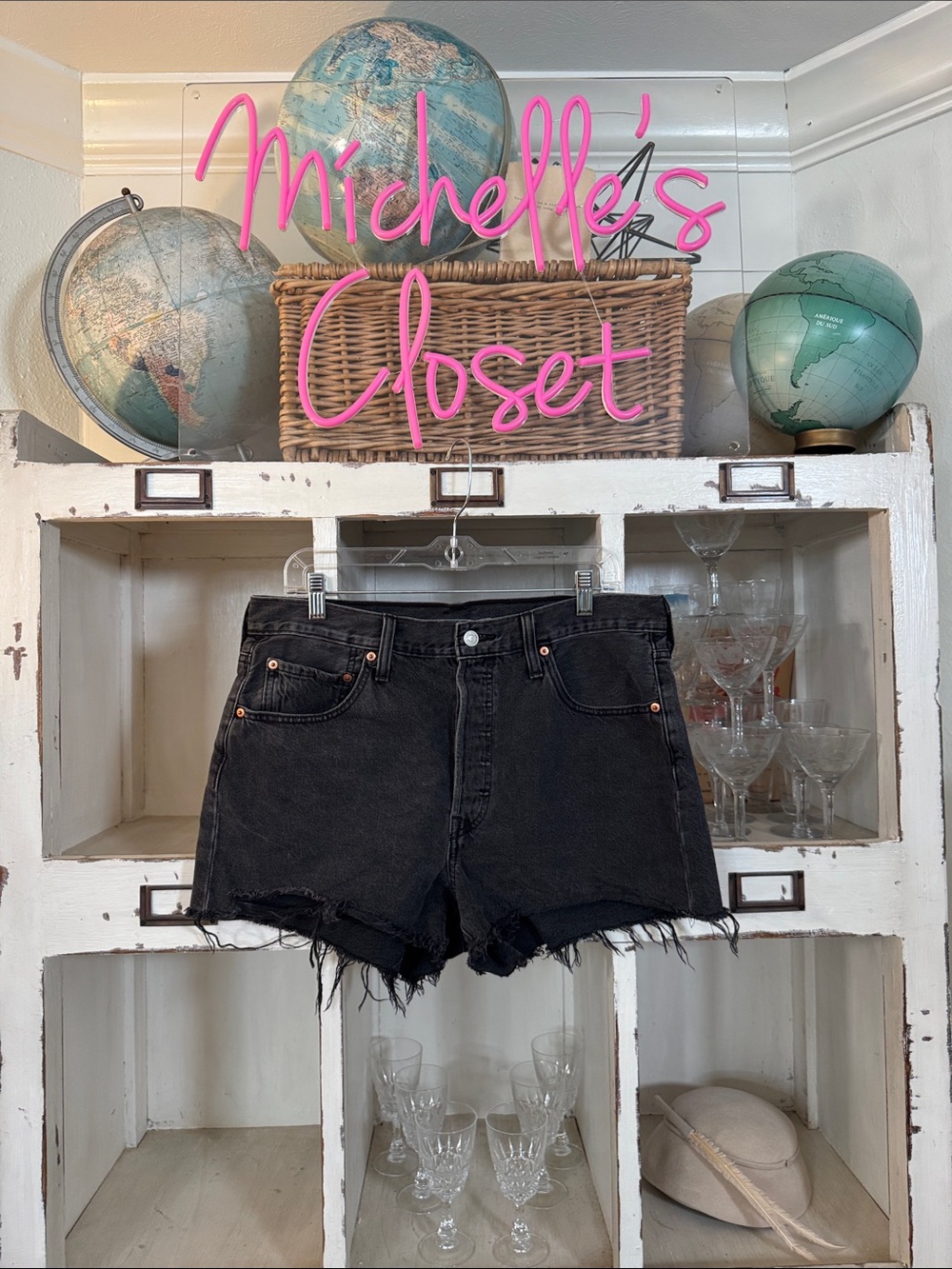 levi’s jeans shorts, black
